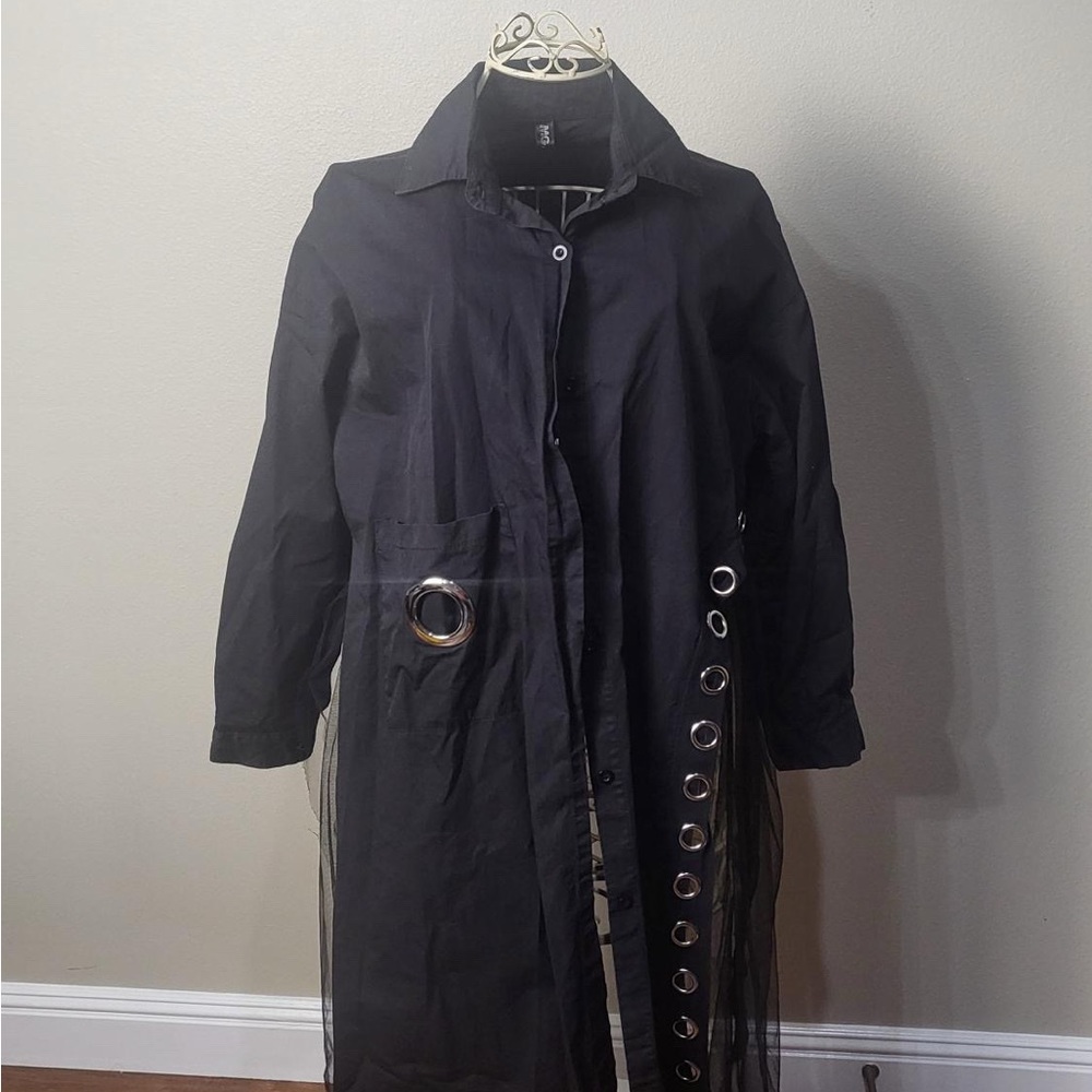 Black Blazer with Wide Collar and Belted Waist